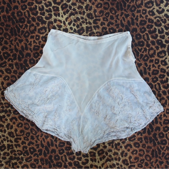100% silk Vintage lace shorts - Picture 6 of 7